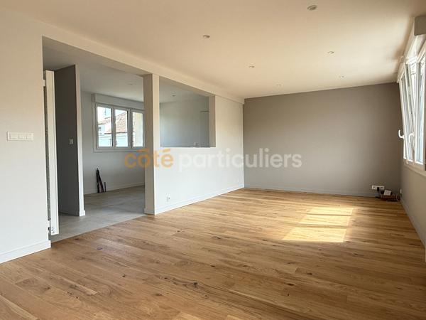 Vente
                Maison83 m² - 5 Pièces -
                    LAVAL (53000)