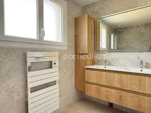 Vente
                Maison83 m² - 5 Pièces -
                    LAVAL (53000)