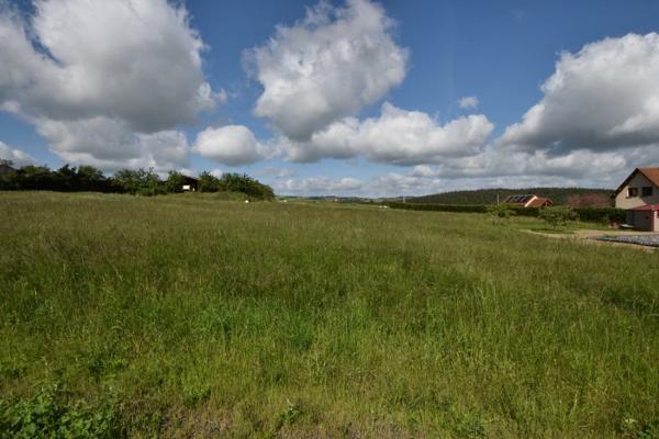 TERRAIN à bâtir de 1475 m2. Vue extraordinaire