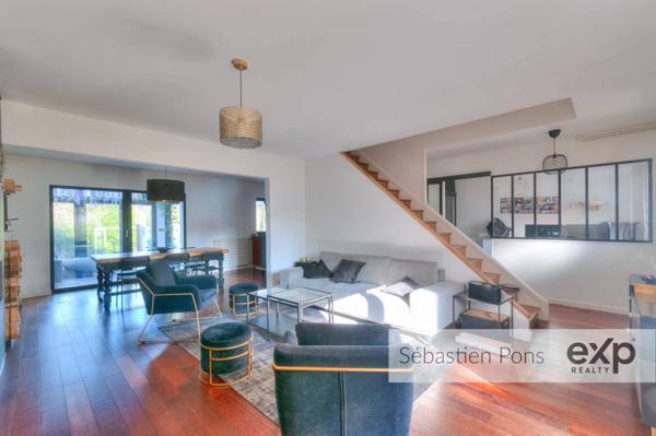 Maison avec piscine couverte