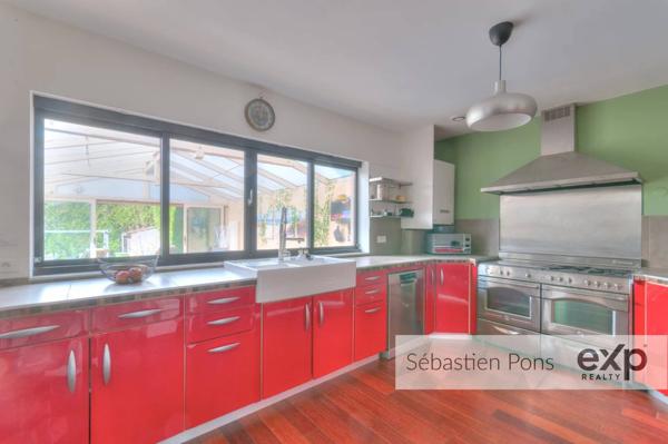 Maison avec piscine couverte