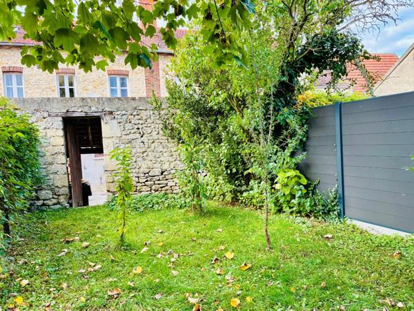 Maison de ville lumineuse avec jardin arboré – Quartier Bouillant - 5 pièces CREPY EN VALOIS (60)