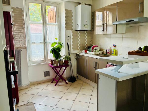 Maison de ville lumineuse avec jardin arboré – Quartier Bouillant - 5 pièces CREPY EN VALOIS (60)