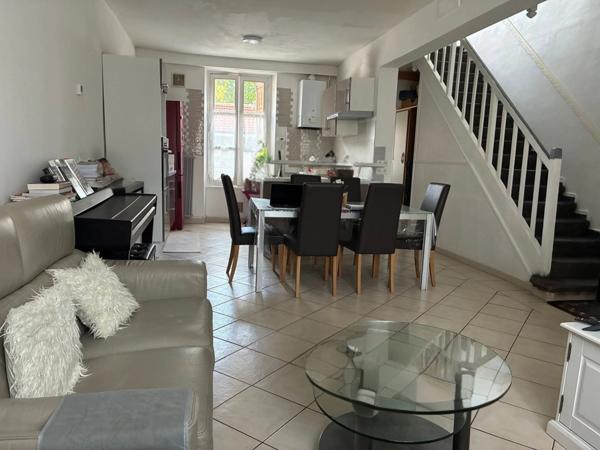 Maison de ville lumineuse avec jardin arboré – Quartier Bouillant - 5 pièces CREPY EN VALOIS (60)