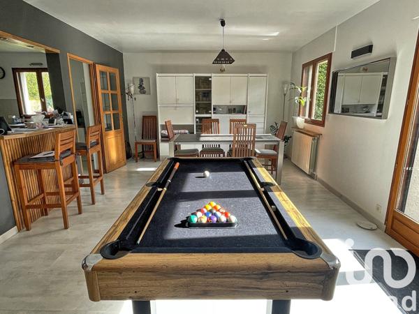 Maison traditionnelle 9 pièces de 230 m² à Préaux (76160)