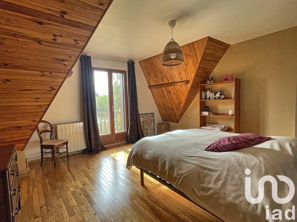 Maison traditionnelle 9 pièces de 230 m² à Préaux (76160)