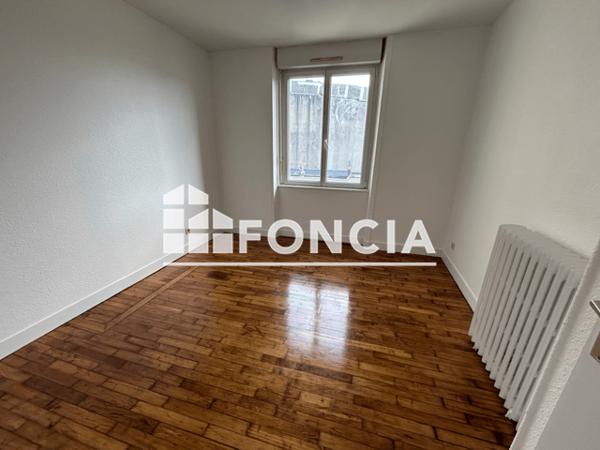 Location Appartement 3 pièces 84.15 m² - 8 RUE DU TELEGRAPHE Brest 29200