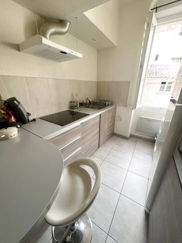 Hyères (83400) T2 centre historique de Hyères.