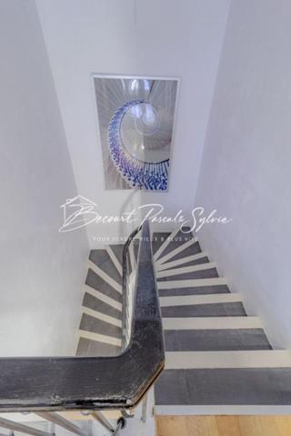 MAISON DE VILLE Vedène centre 7 pièce(s) 144 m2, grand confort