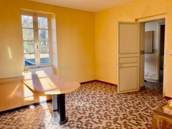 MAISON A ETAGE A RENOVER