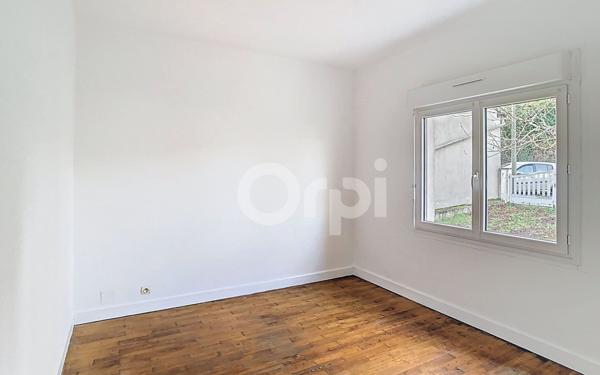 Maison à louer    3 pièces •  Thenon