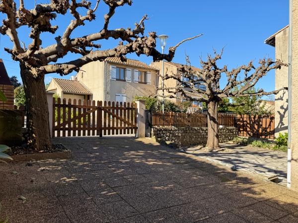 Saint-Sernin (07200) Jolie maison avec jardin dans un petit lotissement calme et convivial