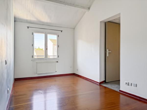 Saint-Sernin (07200) Jolie maison avec jardin dans un petit lotissement calme et convivial