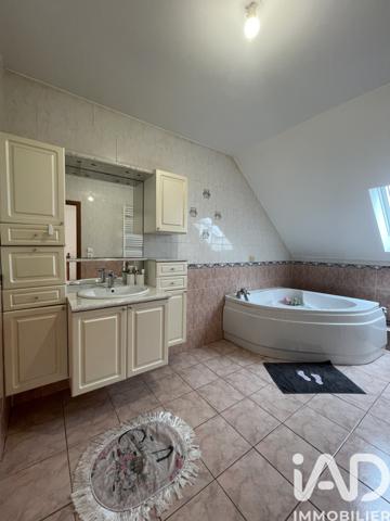 Maison à vendre 7 pièces 165 m² Bourges