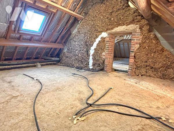 15 MN. NOGENT, PROCHE  ANCIEN COLLEGE  ROYAL ET MILITAIRE 
MAISON DE BOURG MITOYENNE 104m² UTILES