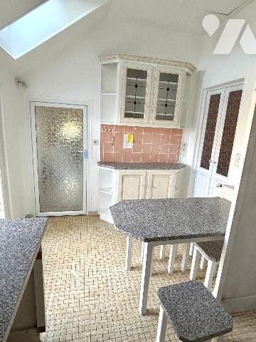 15 MN. NOGENT, PROCHE  ANCIEN COLLEGE  ROYAL ET MILITAIRE 
MAISON DE BOURG MITOYENNE 104m² UTILES