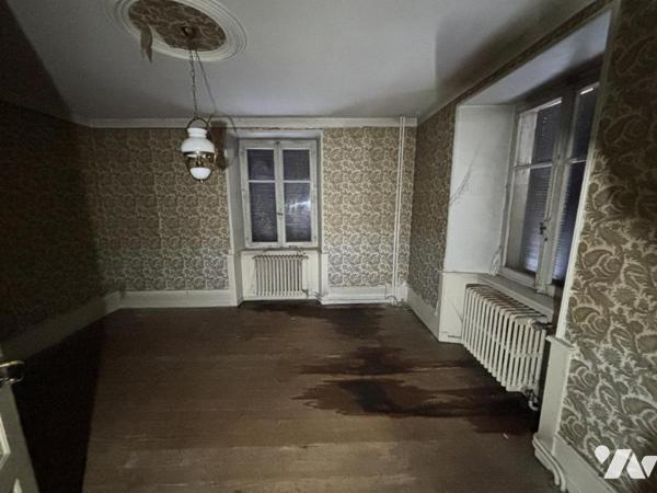 HERIMONCOURT, maison de 1811  à rénover en totalité anciennement composé de trois appartements 