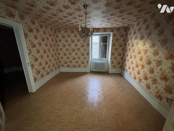 HERIMONCOURT, maison de 1811  à rénover en totalité anciennement composé de trois appartements 