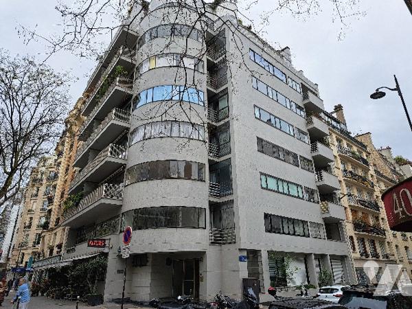 PARIS 16ᵉ – APPARTEMENT D’ARCHITECTE  – 73 m² – ÉTAGE ÉLEVÉ AVEC ASCENSEUR