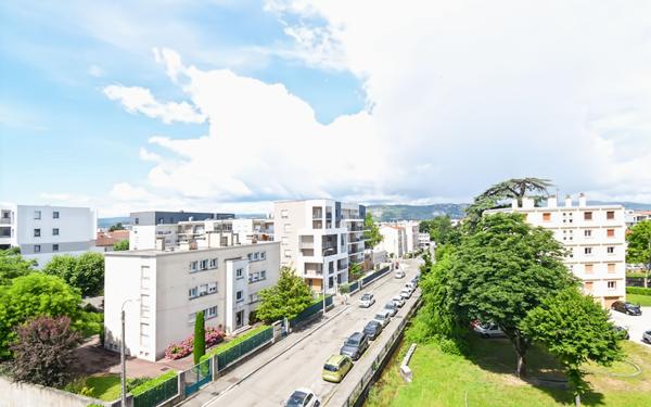 Appartement à vendre    5 pièces • 79,79 m2 Valence