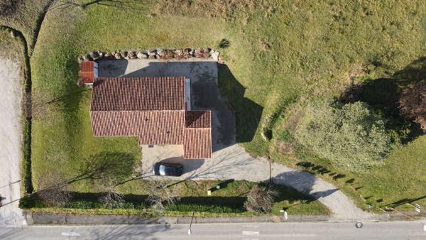 Villa avec garage et jardin