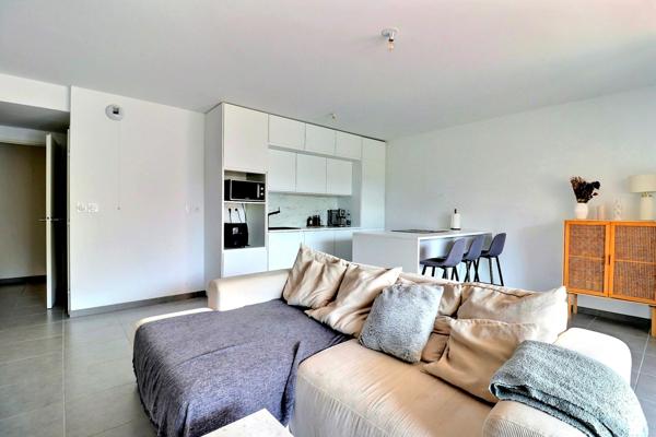 Auriol (13390) Trop tard - sous promesse d'achat ! Appartement T4 de 2023 avec terrasse et 2 garages à Auriol