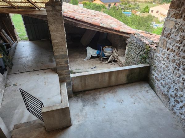 Maison dominante à 500m - vue panoramique sur la montagne - 3 logements - source - terrain - parking Ailhon (07200)