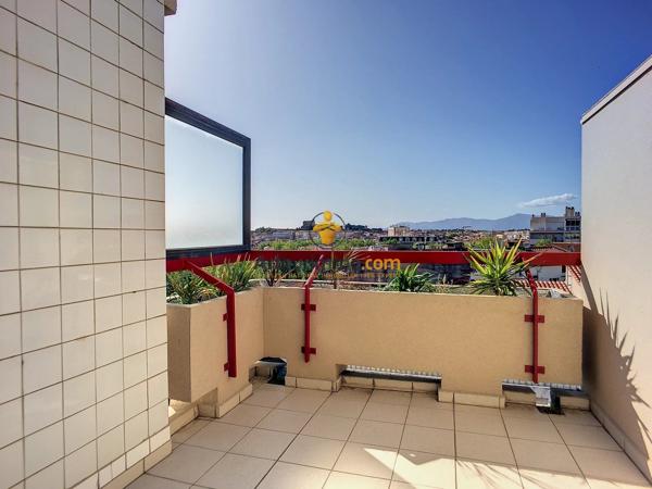 Vente                                                      Appartement
                        
                     3 pièces                      71 m2                     à Perpignan