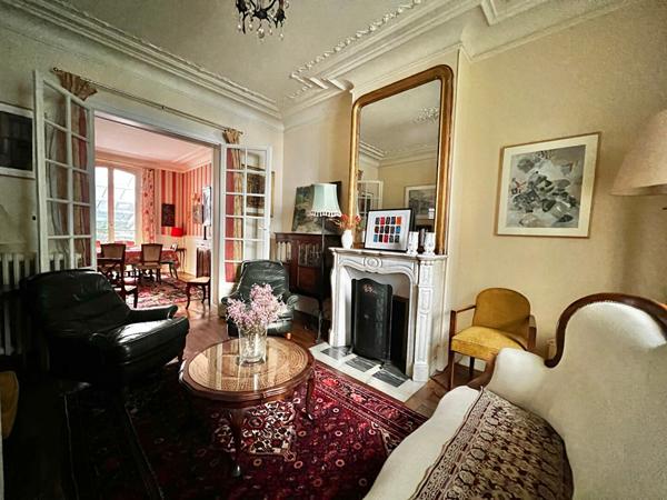 Maison Paris 13 pièce(s) 288.56 m2