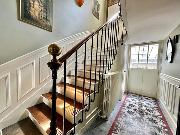 Maison Paris 13 pièce(s) 288.56 m2