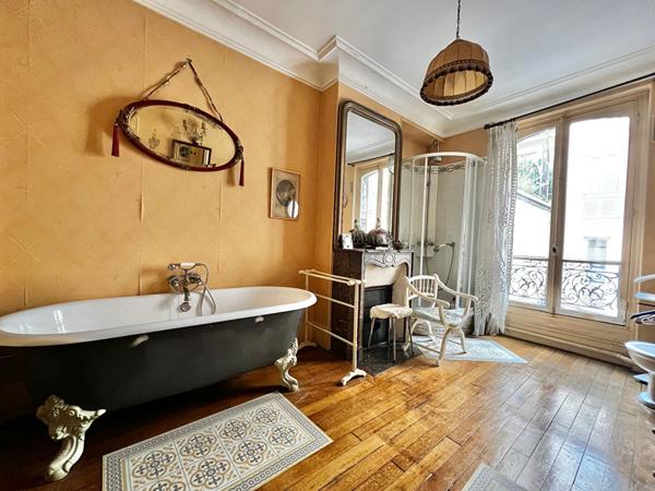 Maison Paris 13 pièce(s) 288.56 m2