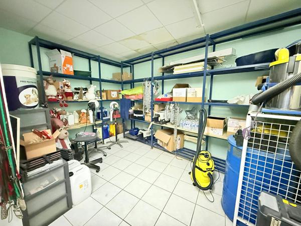 A vendre - Fonds de commerce - Centre Doué la Fontaine - 80.87 m2 - D6024