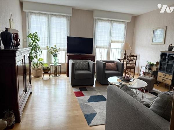 Coeur de Ville appartement T3 de 82m²  avec ascenseur. Cave et Garage