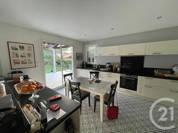Maison à vendre  8 pièces - 187,75 m 2   PUYMOYEN  - 16
