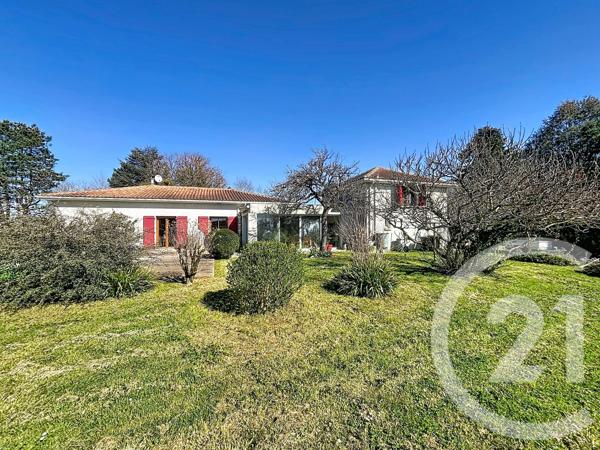 Maison à vendre  8 pièces - 187,75 m 2   PUYMOYEN  - 16