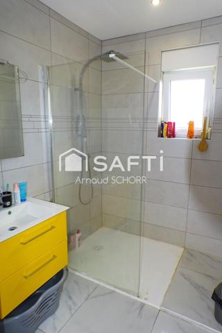 Avec superbe vue dégagée et entrée indépendante