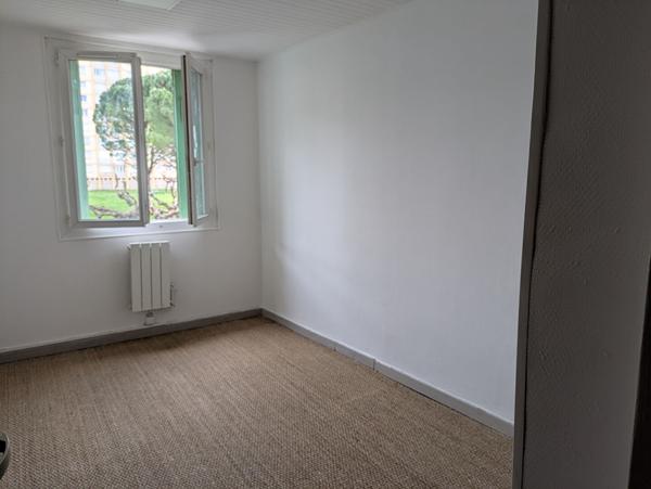 Location appartement Le Pontet - 4 pièce(s) - 65 m² - 690 €/mois