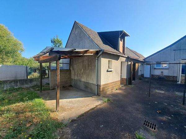 A VENDRE - MAISON AVEC POTENTIEL SUR UN AXE ENTRE LA FLECHE ET CLERMONT CREANS
