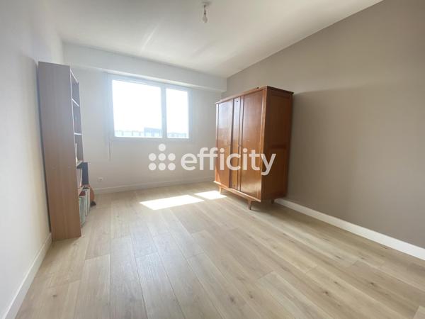 Appartement
         3 pièces
        - 61 m² 129 900 € *