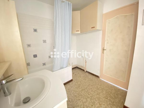 Appartement
         3 pièces
        - 61 m² 129 900 € *