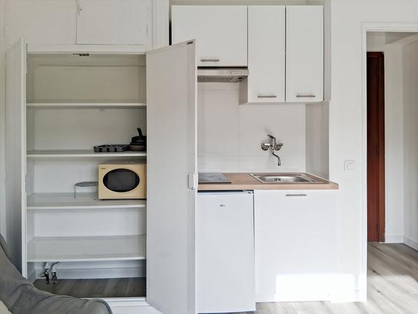 Studio proche lycee Carnot - proche commerces - ascenseur