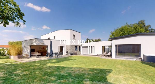 Maison d'architecte Deux habitations indépendantes (300m2) - piscine intérieure - DPE B