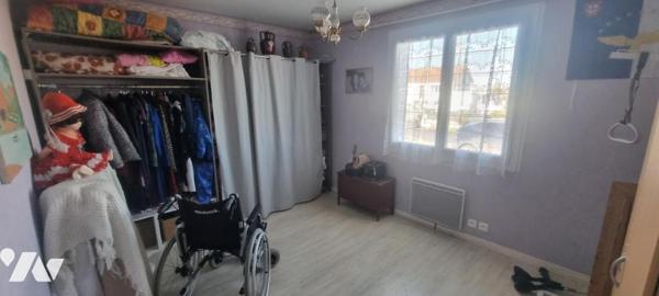 LA CRECHE, pavillon de plain-pied de 85 m² 