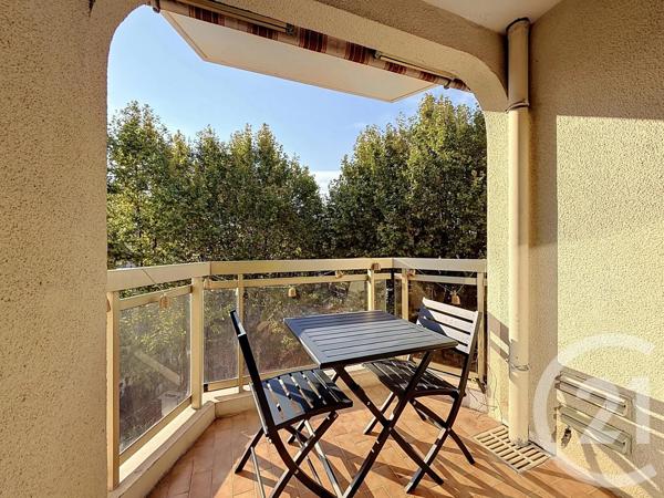 Appartement Studio à vendre  1 pièce - 27,16 m 2   ST RAPHAEL  - 83
