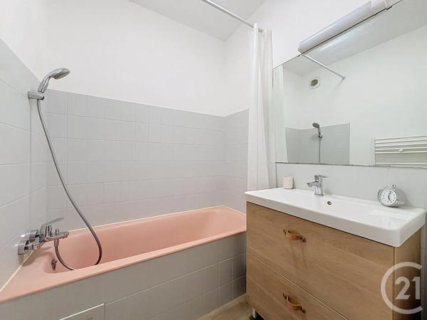 Appartement Studio à vendre  1 pièce - 27,16 m 2   ST RAPHAEL  - 83
