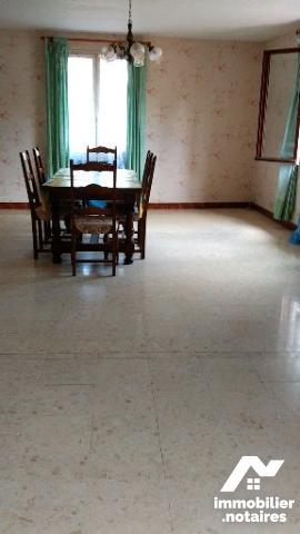 MAISON D'HABITATION  de 6 Pièces principales.