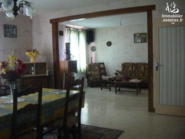 MAISON D'HABITATION  de 6 Pièces principales.