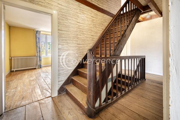 Maison
                                                                                                                                                                                                                                                                                                                        8 pièce(s)                                                                                                                                                                                                          6 chambre(s)                                                                                                                                                                                                          381  m²