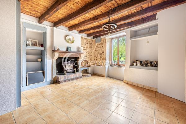 Maison
                                                                                                                                                                                                                                                                                                                        8 pièce(s)                                                                                                                                                                                                          6 chambre(s)                                                                                                                                                                                                          381  m²