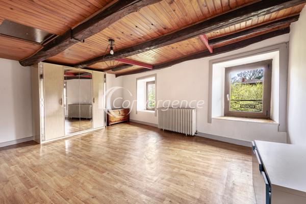 Maison
                                                                                                                                                                                                                                                                                                                        8 pièce(s)                                                                                                                                                                                                          6 chambre(s)                                                                                                                                                                                                          381  m²